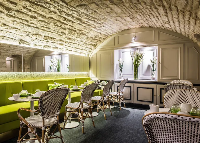 Hotel Jardin Le Bréa Parigi